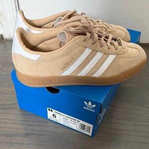 Adidas Gazelle Indoor Sneakers - Beige and White W